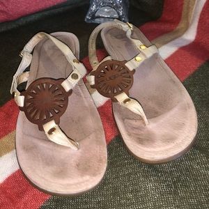 UGG SANDALS SIZE 6